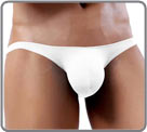 Mini slip en matire microfibre. Il sculpte vos fesses grce  sa couture trs...